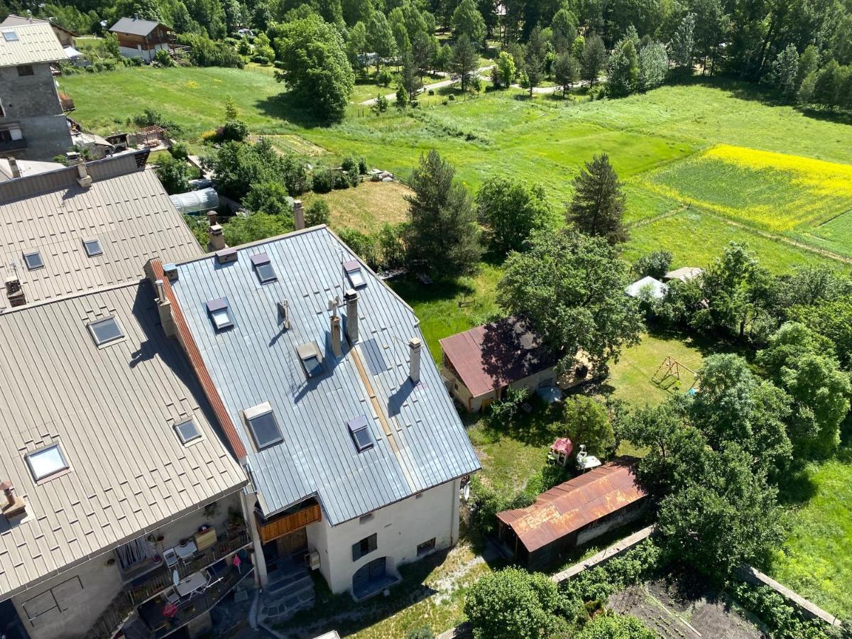 Appartement Dans Une Maison De Pays ブリアンソン エクステリア 写真